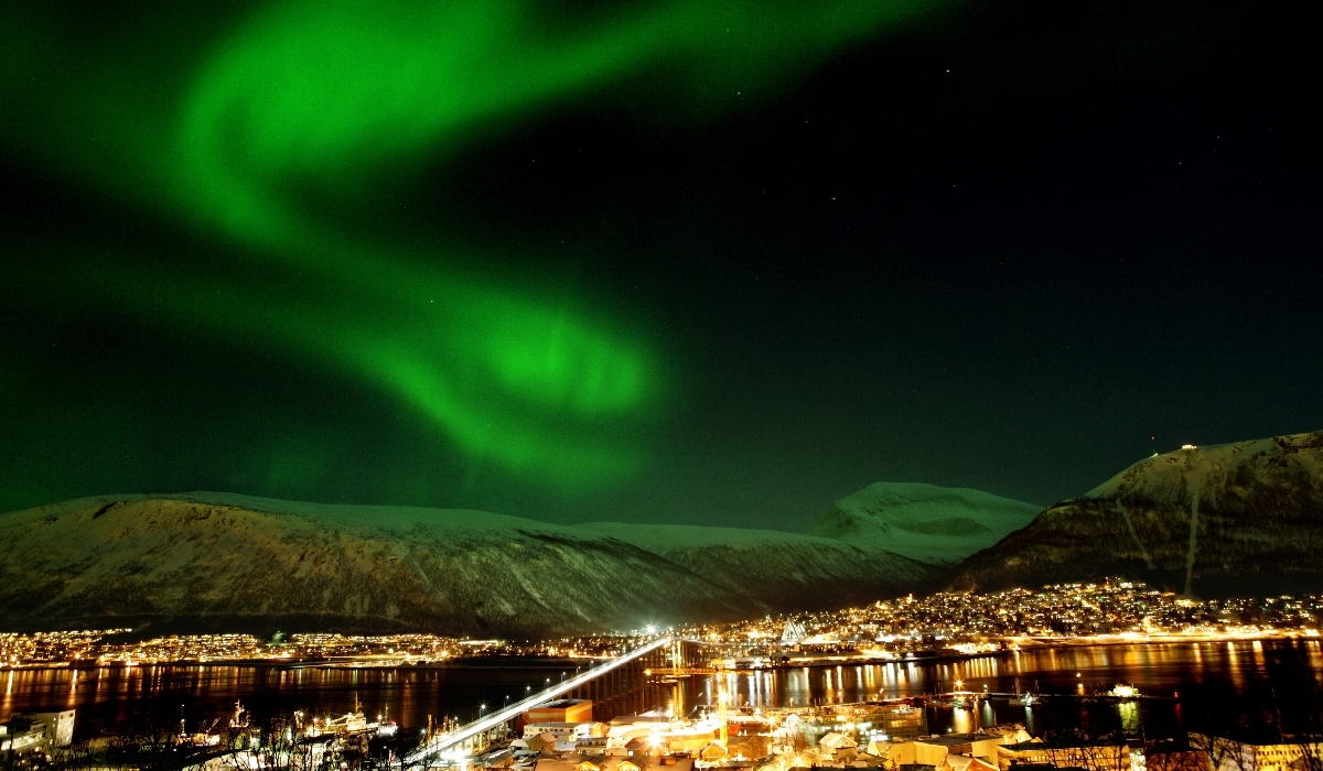 Aurore boréale dans le ciel de Tromsø