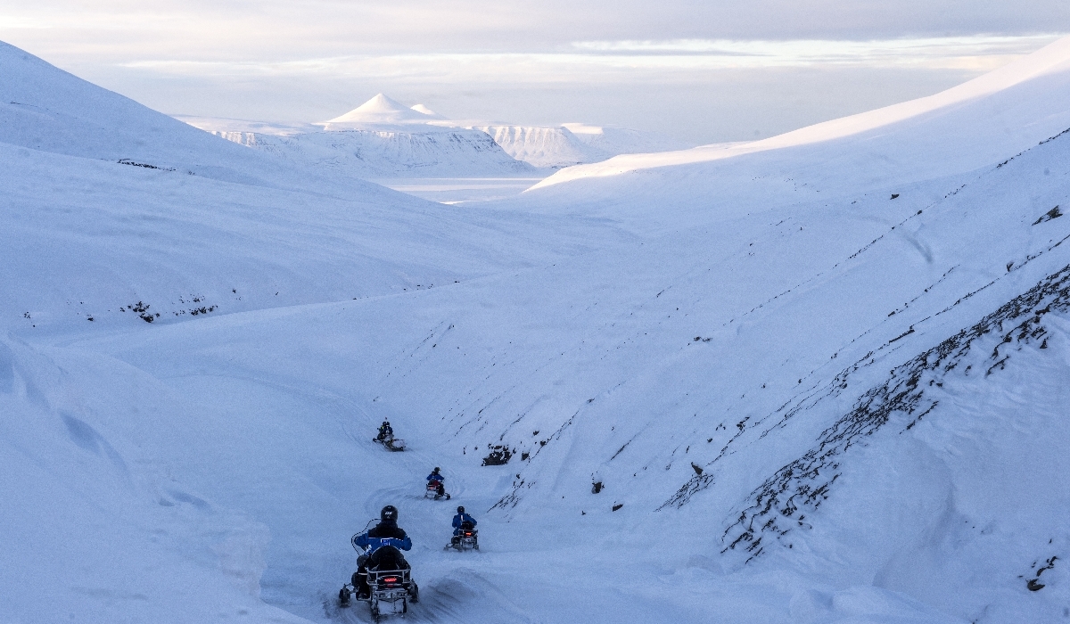 Safari en motoneige dans le Svalbard